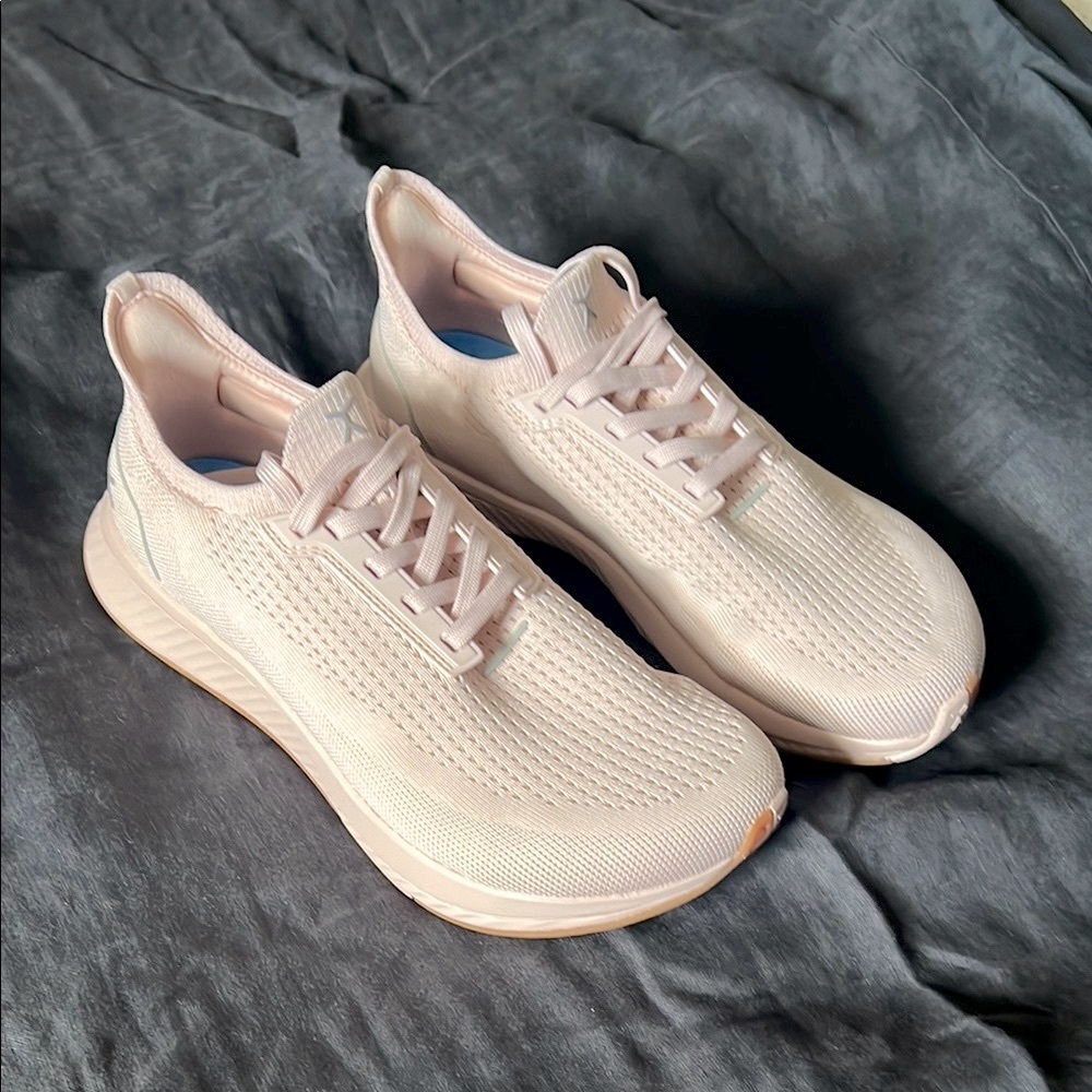 Flux Footwear Adapt Runner